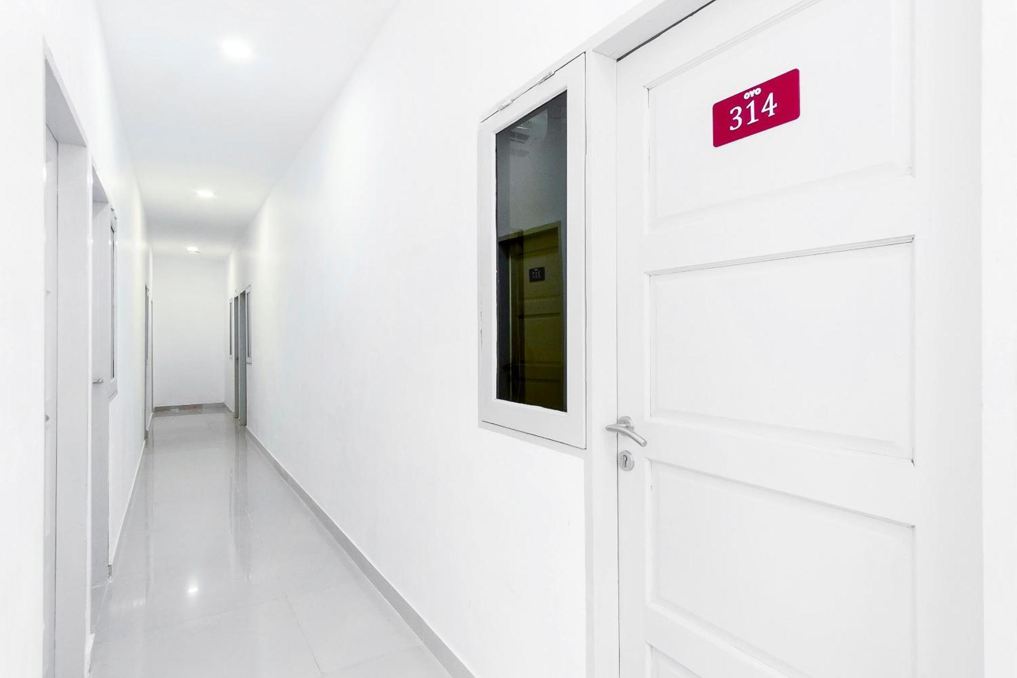 Oyo 360 Mangaan Hotel Medan